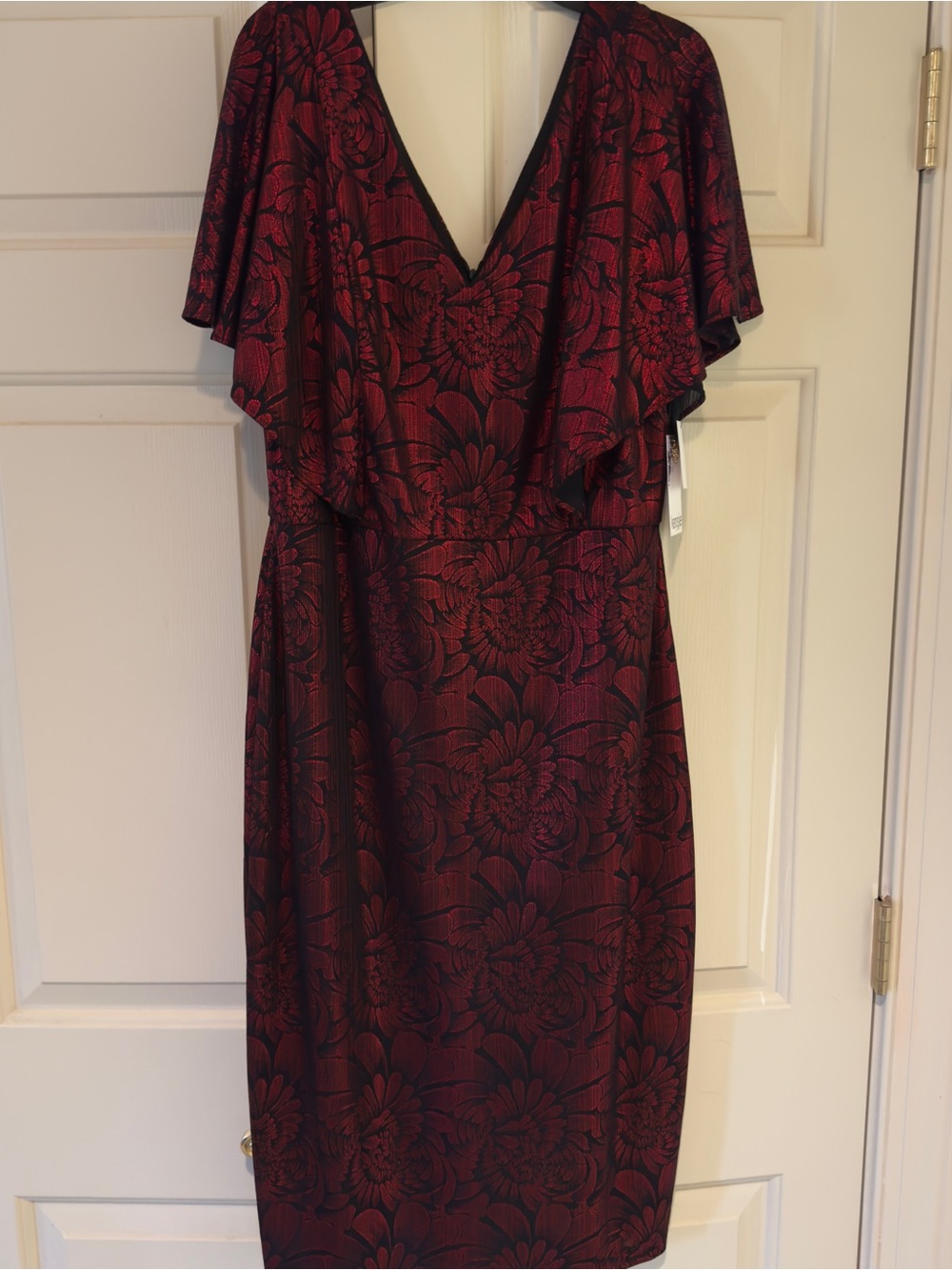 Kensie Burgundy and Black Floral V-Neck Midi Dress size 10 NWT Cape sleeves
